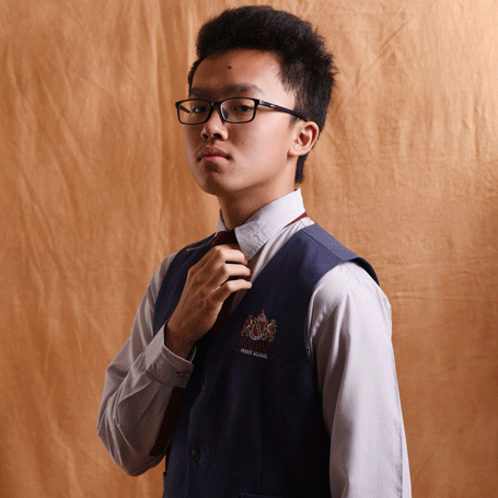 Ng Ryu Shen is taking photo